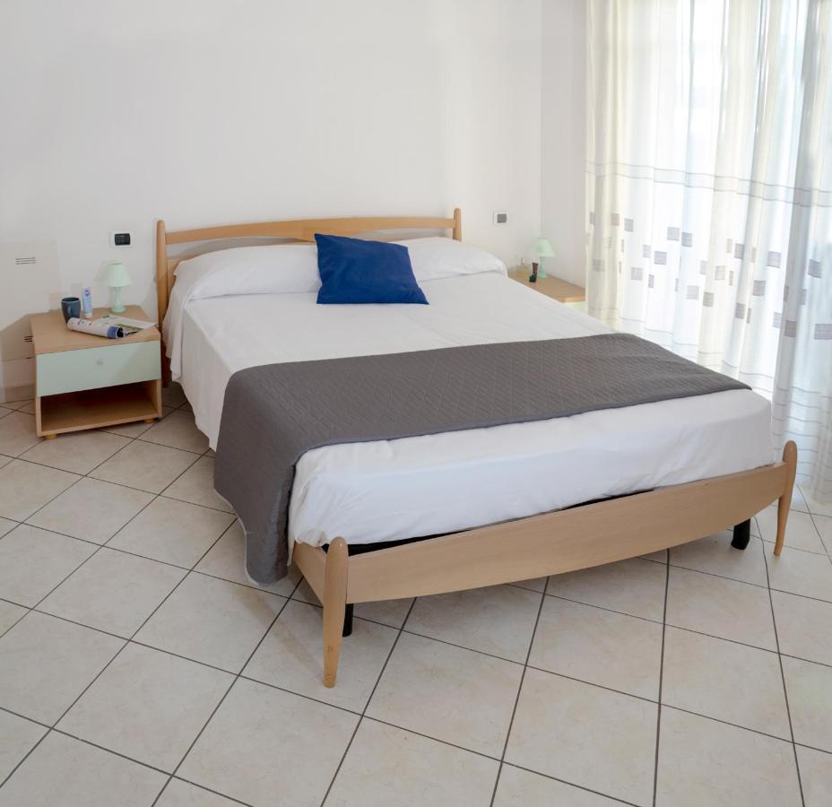 Ferienwohnung Residenza Raggio Riccione Exterior foto