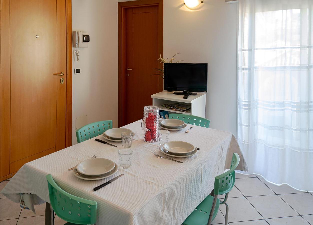Ferienwohnung Residenza Raggio Riccione Exterior foto